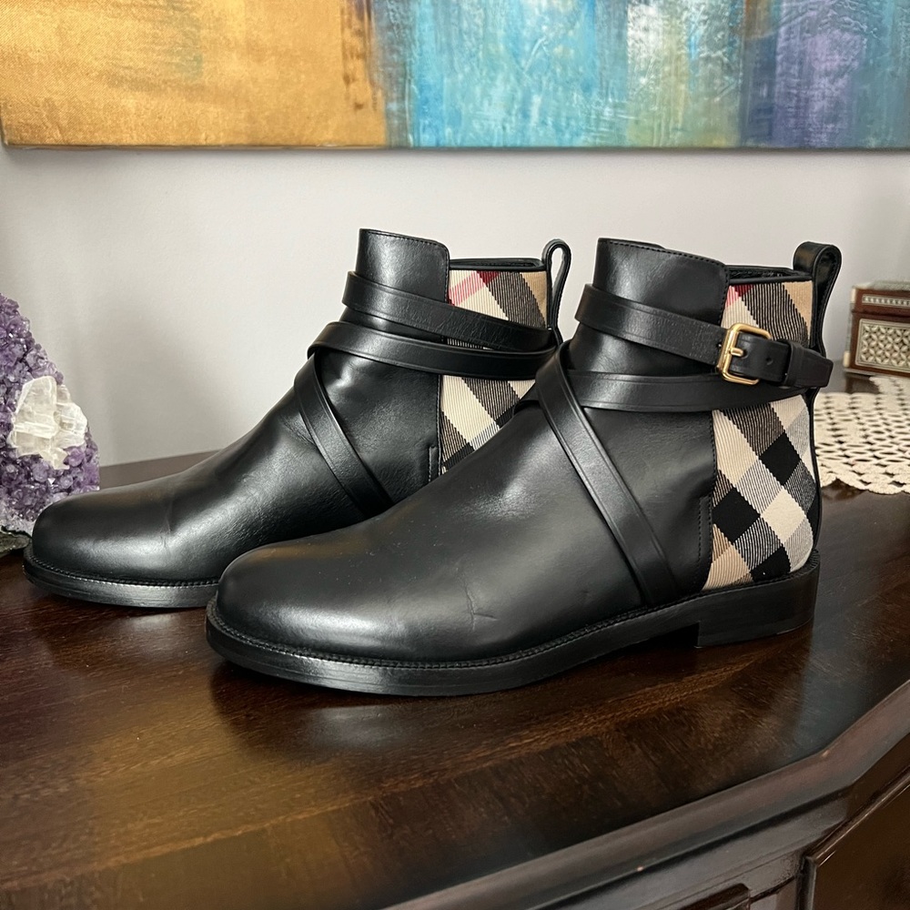 New Burberry Pryle Equestrian Check Ankle Booties 38